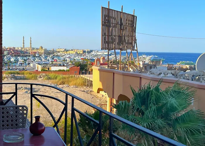 One Bedroom With Sea View In The Centre Apartment