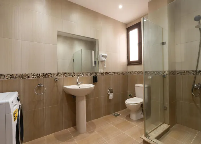 One Bedroom With Sea View In The Centre Apartment *
